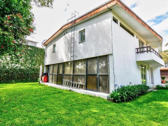 Casa 4 recámaras con 570 m² de terreno en venta a pasos de Vista Hermosa