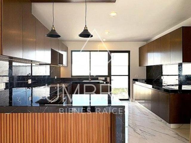 Casa con 4 recámaras en VENTA, Finca de las Ánimas, Xalapa