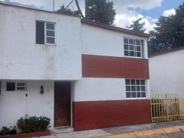 CASA 4 RECAMARAS 3.5 BAÑOS 2 AUTOS JARDIN Y JARDINES AREA COMUN