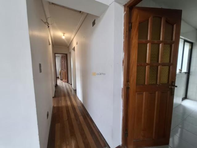 Casa 4D+3B en Venta, Quilpué Sector Céntrico | 442 m² Terreno | Metro Valencia | 4 dormitorios por 5225.00 en Quilpué