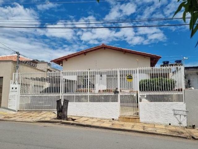Casa 516m² no Casa Residencial Alvorada — Setor Sul | 2 Quartos, 1 Suíte
