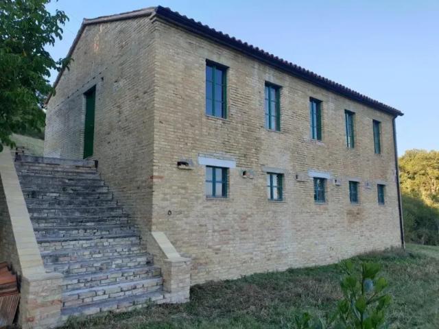 Casa 5 camere da letto, Palmiano Le Marche 63092 DS85696699