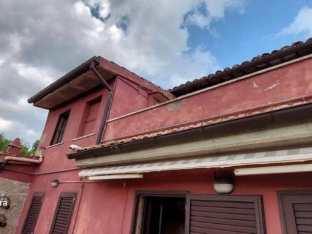 Casa 5 camere da letto, Roccafluvione Marche 63093 ES104563893