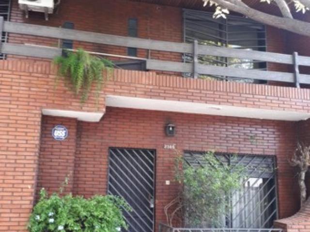CASA 5 AMB 2 plantas Gje Lote Propio 3 bñ fdo. en Inmomap