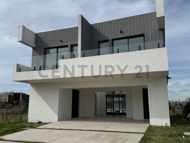Casa 5 ambientes al rio en alquiler, Barrio Nautico Canal Villanueva