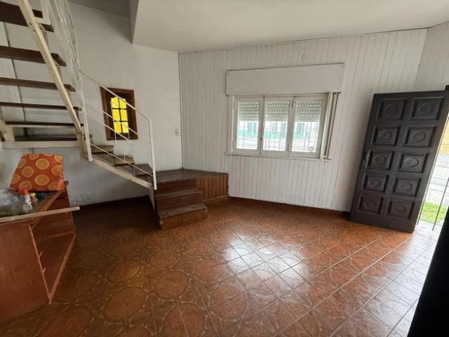 Casa 5 ambientes en ALQUILER con Cochera y Patio en Villa Dominico Avellaneda
