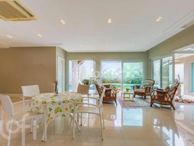 Casa, 5 dormitórios, 1100 m², em São José