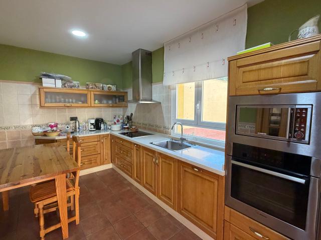 Casa 5 dormitorios 200 m2