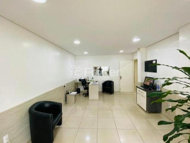 Casa, 5 dormitórios, 946 m², em Centro