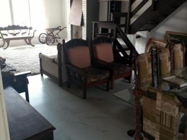 Casa 5 Dormitórios Bairro Centro