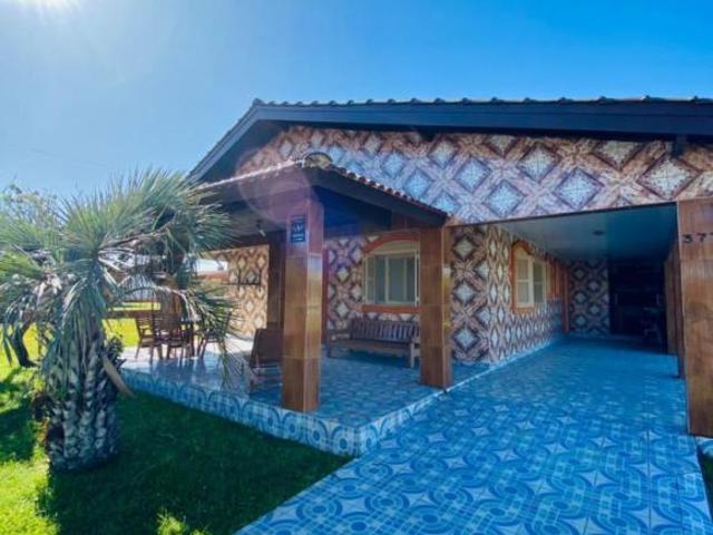 Casa 5 Dormitórios Bairro Praia Paraíso