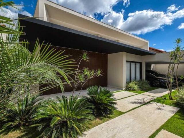 Casa 5 suítes, 920m2 reformada. SHIS Qi 15 Lago Sul