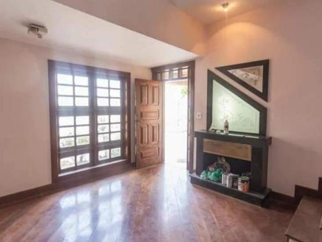 Casa, 5 quartos, 3 suites, 4 vagas