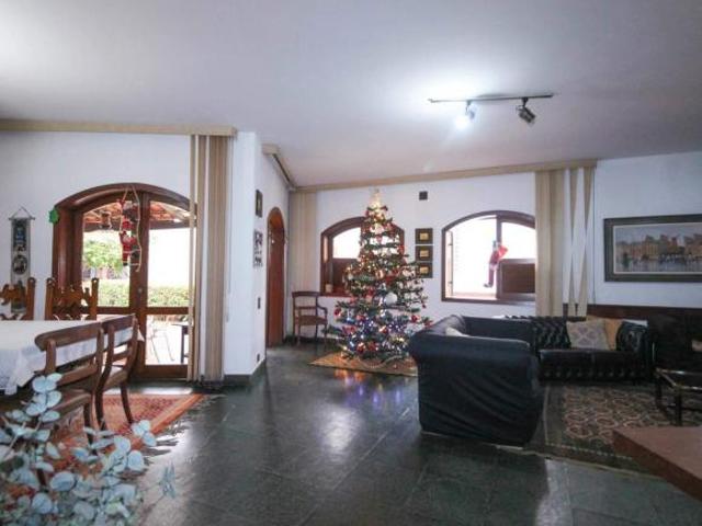 Casa, 5 quartos, 3 suites, 3 vagas