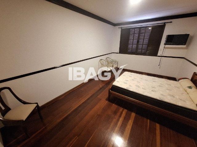 Casa 5 Quartos Canto 324m²