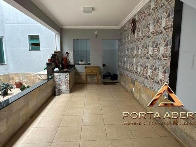 Casa 5 quartos, sendo 03 suítes Bairro Imbaúbas