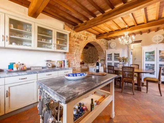 Casa 6 camere da letto, Gambassi Terme Tuscany 50050 DS102811859
