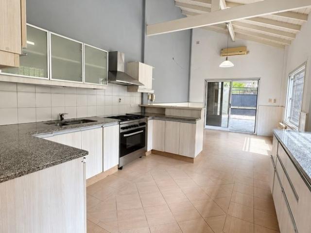 Casa 6 Ambientes Alquiler Castelar