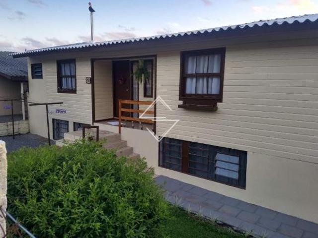 CASA 6 DORMITORIOS