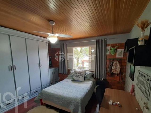 Casa, 6 dormitórios, 190 m², em São Jorge