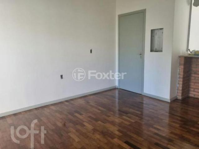 Casa, 6 dormitórios, 248 m², em Centro