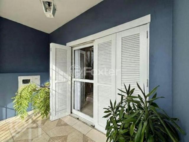 Casa, 6 dormitórios, 250 m², em Parque Florido