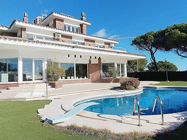 Casa 6 dormitorios 533 m2 652m² Torredembarra