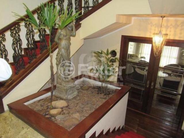 Casa, 6 dormitórios, 565 m², em Vila Assunção