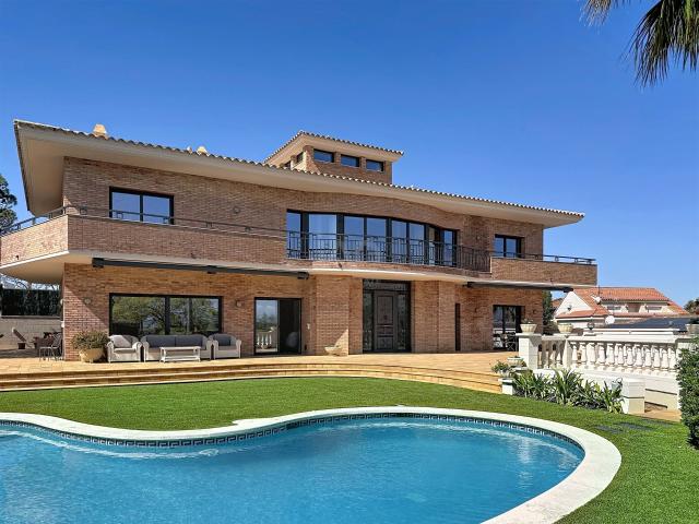 Casa 6 dormitorios 345 m2 685m² Vilanova I la Geltru
