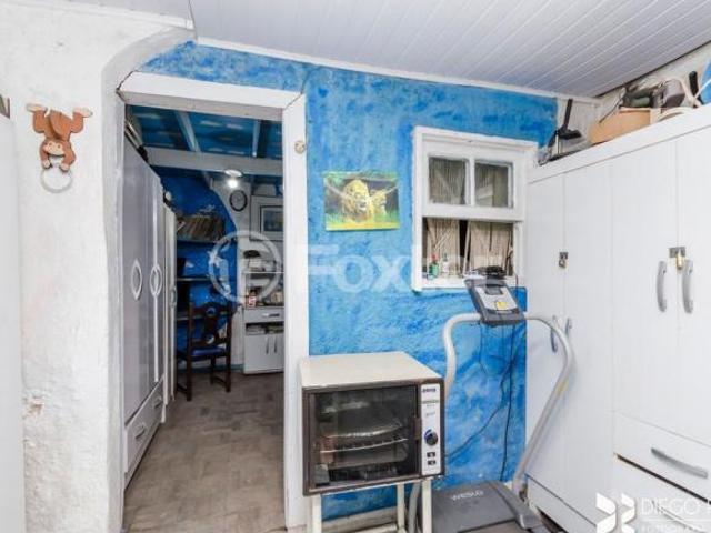 Casa, 6 dormitórios, 68.2 m², em Cidade Baixa