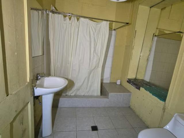 CASA 6 norte 1522 | 4 dormitorios por 185000. 00 en Talca