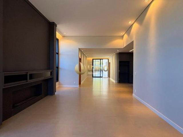 Casa, 6 quartos, 4 suites, 4 vagas