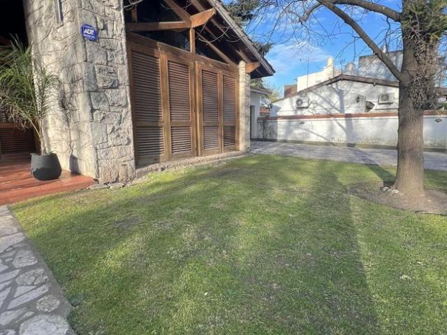 Casa 7 ambientes en alquiler en el Centro de Varela