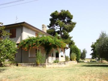 Casa 8 camere da letto, Monteciccardo Italien 61024 DS100815990