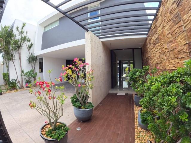 CasaCasa en Altabrisa, M?rida ? Venta o Renta ? Ubicaci?n Premium y Confort Moderno