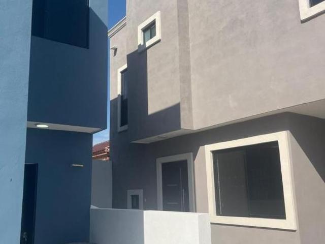CasaCasa Nueva en Venta en Privada con 3 Recámaras y Acabados de Primera