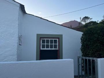 Companhia de Baixo, Açores, Portugal - Jardim