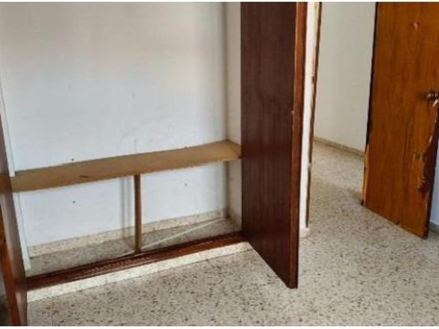 CASABANCO VENDE PISO DE TRES DORMITORIOS EN VILLAFRANCA DE LOS BARROS