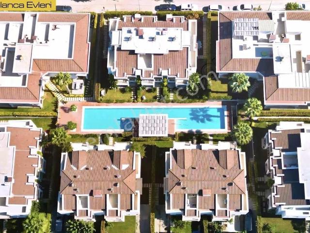 Casablanca Sitesinde Havuz Manzaralı 170 M2 | 3+1
