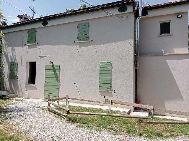 Casale completamente ristrutturato 170m² Serrungarina