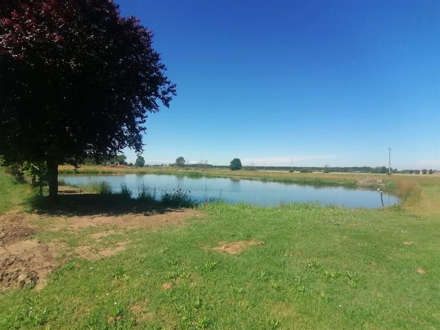 Casale con ampio terreno e laghetto 257m² Galliera