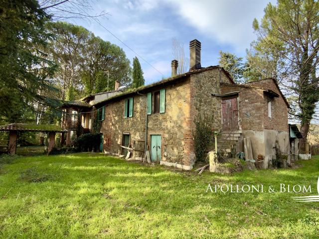 Casale da ristrutturare con loggia, Città della Pieve – Umbr. 199m² Città della Pieve