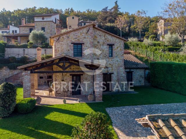 Casale del Rotello 242m² Montecchio