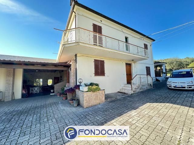 Casa indipendente in vendita a Civitella del Tronto, Santa Reparata