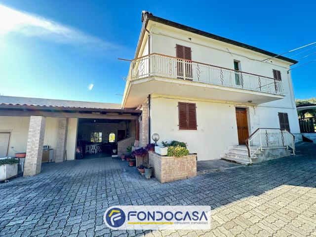 Casa indipendente in vendita a Civitella del Tronto, Santa Reparata