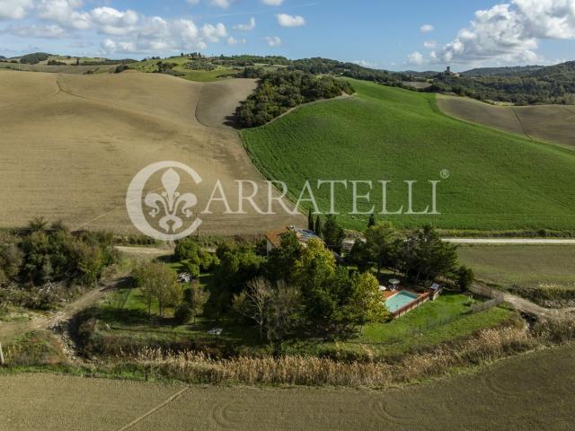 Volterra Casale di charme immerso nella quiete e nei color. 180m² Volterra