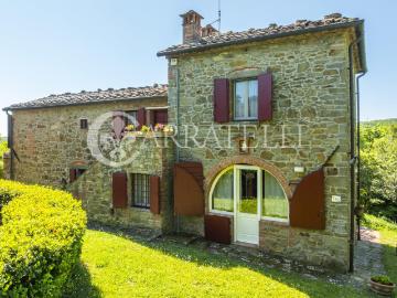 Casale di circa 190 mq su due livelli a Sinalunga in zona di. 238m² Sinalunga