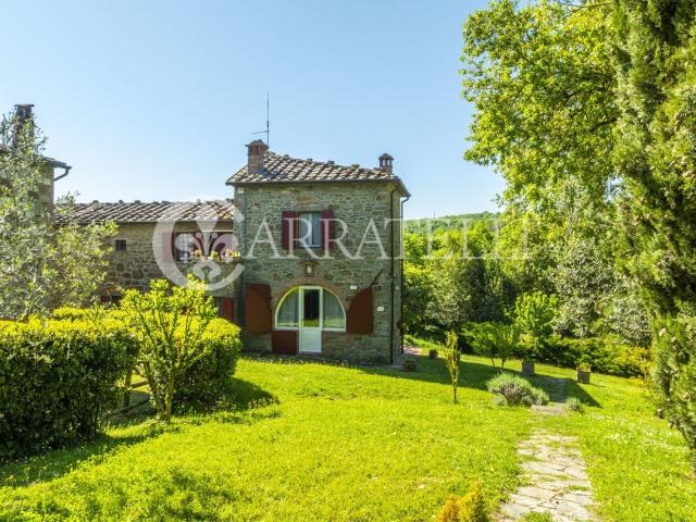 Casale di circa 190 mq su due livelli a Sinalunga in zona di. 238m² Sinalunga