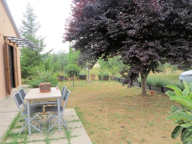 Casale di ampia superficie in posizione dominante in vendita. 200m² Massa Marittima