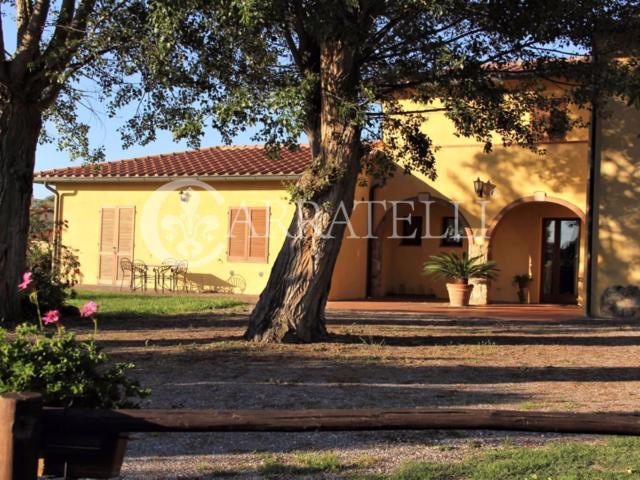 Casale esclusivo con piscina e 13 ettari di terreno: l'essen. 500m² Massa Marittima